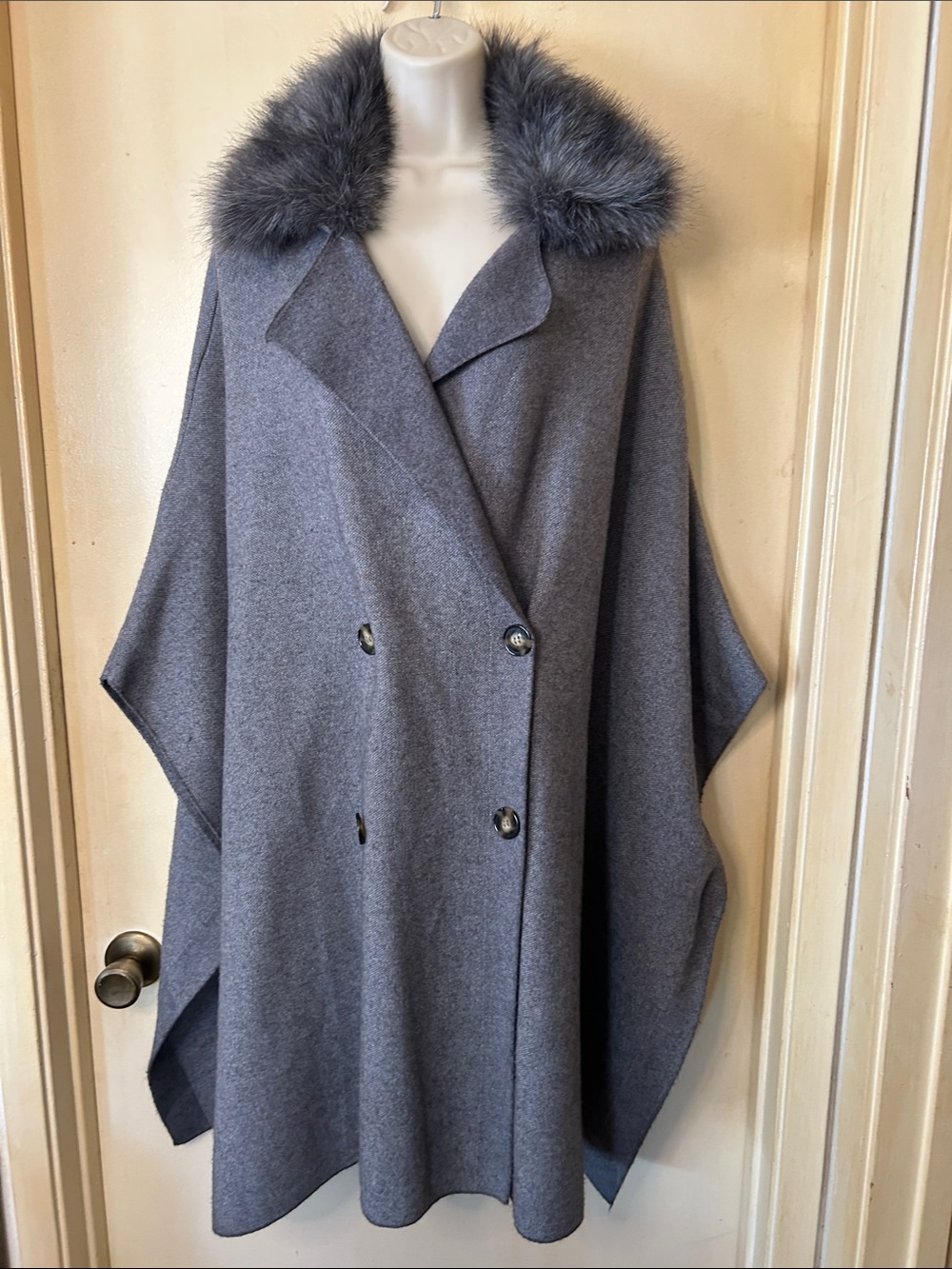 Zara Gray Faux-Fur Collar Poncho size S